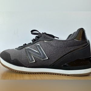New Balance Sola Sleek Charcoal Shoes